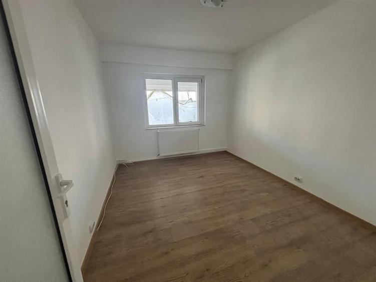Spațiu comercial, de 98 mp, în Central