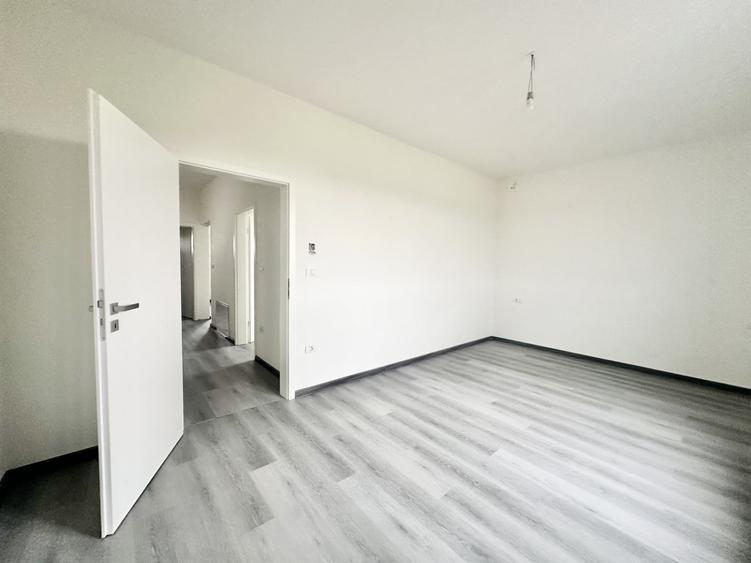 Duplex cu 4 camere cu Canalizare în Moșnița Nouă