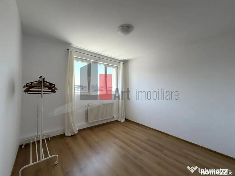 Apartament cu 3 camere decomandat în Dristor