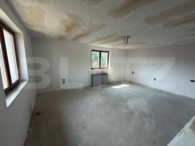 Casă individuală cu 5 camere cu Teren 1500 Mp în Exterior Sud