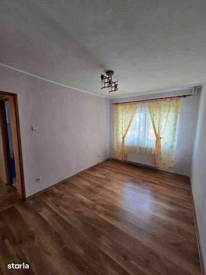 Apartament cu 3 camere în Micro 5