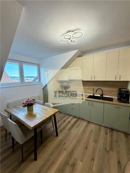 Apartament cu 4 camere decomandat în Piața Cluj