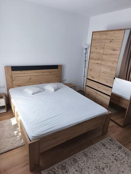 Apartament cu 2 camere decomandat în Noua