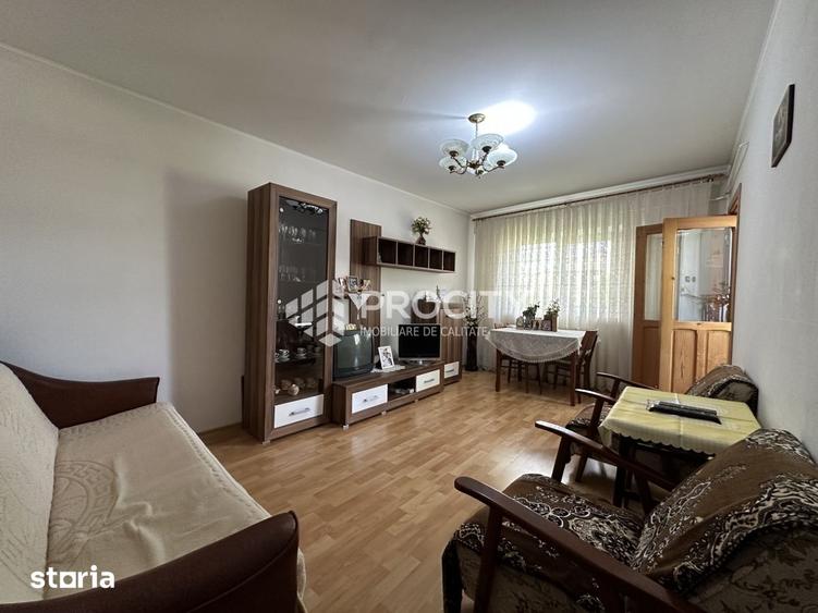 Apartament cu 3 camere decomandat în Canta
