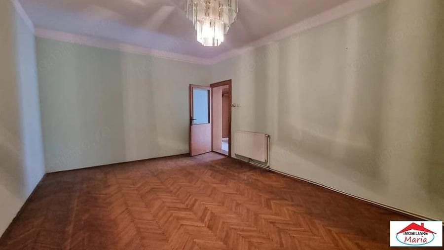 Casă cu 3 camere în Titulescu