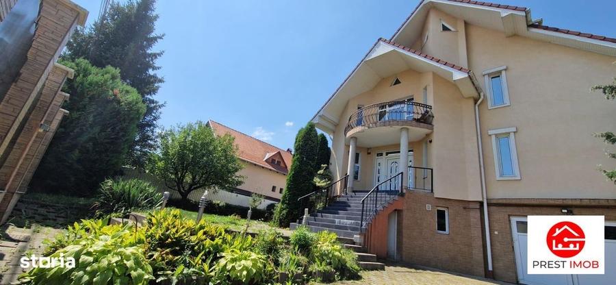 Casă cu 4 camere în Vulcan