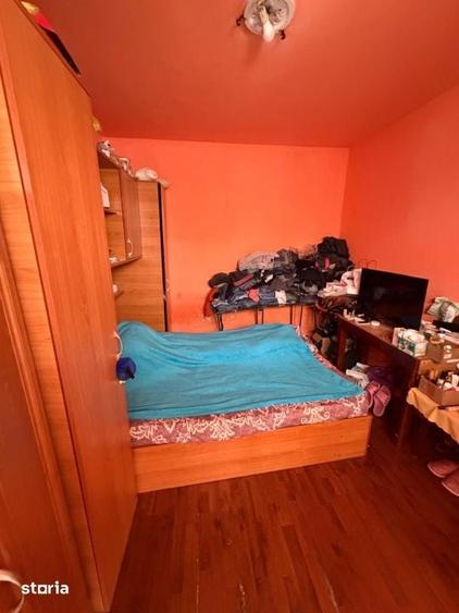 Apartament cu 2 camere semidecomandat în Craiovița Nouă