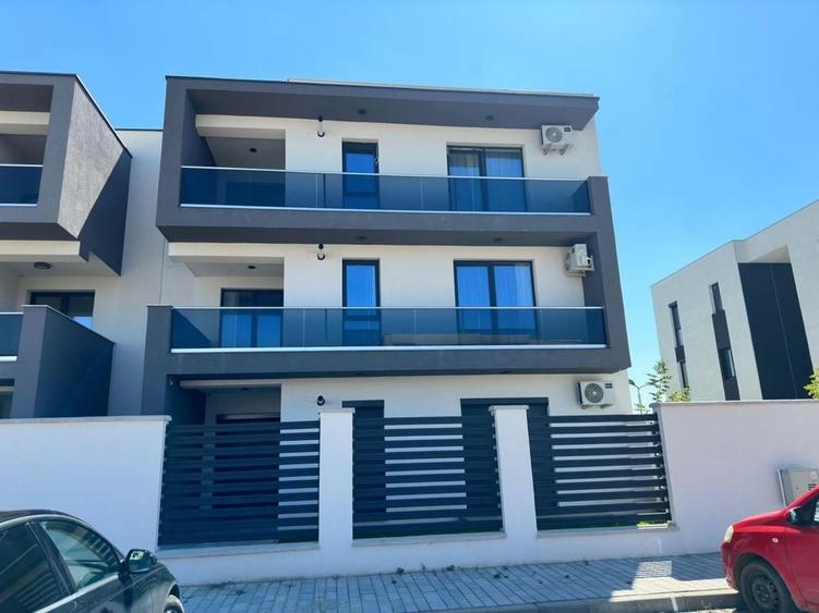 Apartament cu 2 camere decomandat în Exterior Vest