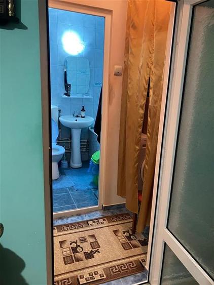 Apartament cu 2 camere semidecomandat, mobilat în Podu Roș