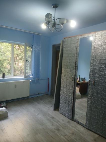 Apartament cu 3 camere semidecomandat în Vest