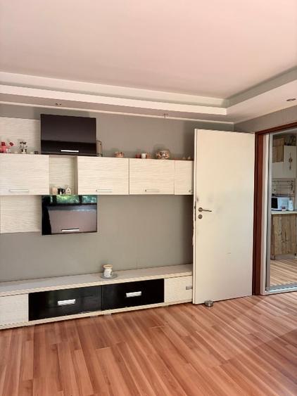 Apartament cu 2 camere semidecomandat în Dacia
