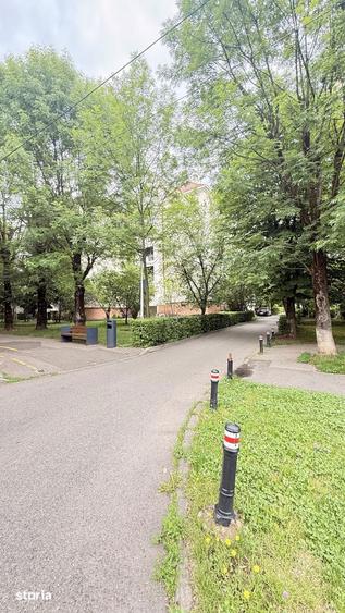 Apartament cu 3 camere decomandat în Săsar