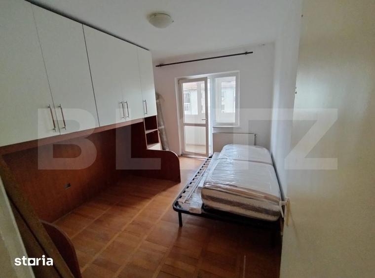 Apartament cu 3 camere decomandat în Craiovița Nouă