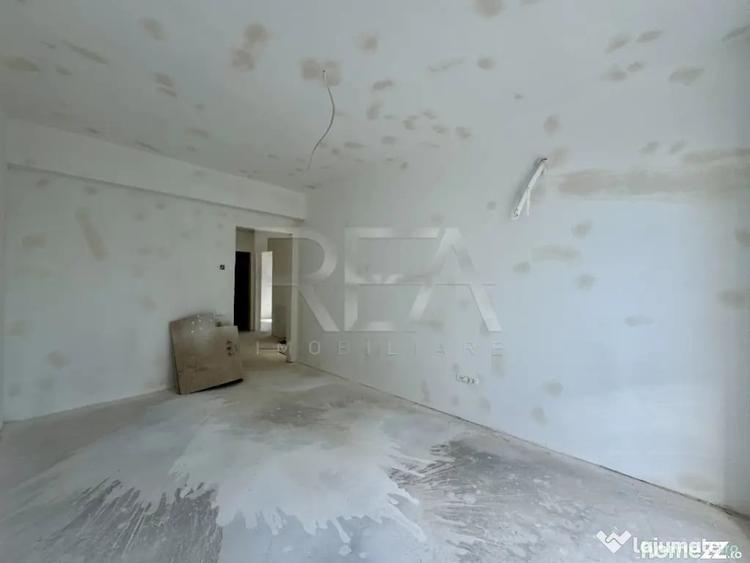 Apartament cu 3 camere decomandat în Matei Voievod