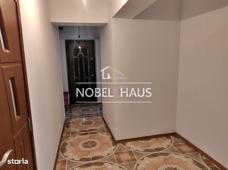 Apartament cu 3 camere decomandat în Sud