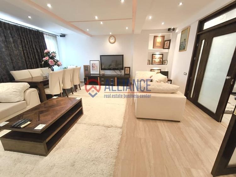 Apartament cu 3 camere decomandat, mobilat în Central