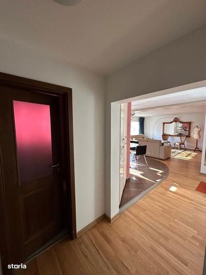 Apartament cu 3 camere în Girocului
