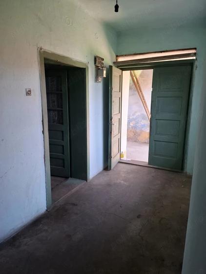 Casă cu 2 camere cu Teren 4700 Mp în Zorani