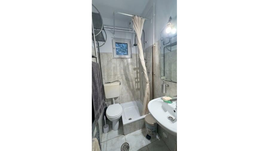 Casă individuală cu 5 camere cu Teren 410 Mp în Cotroceni