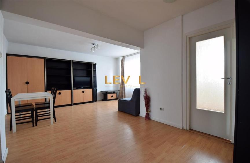 Apartament cu 3 camere semidecomandat, mobilat în 13 Septembrie