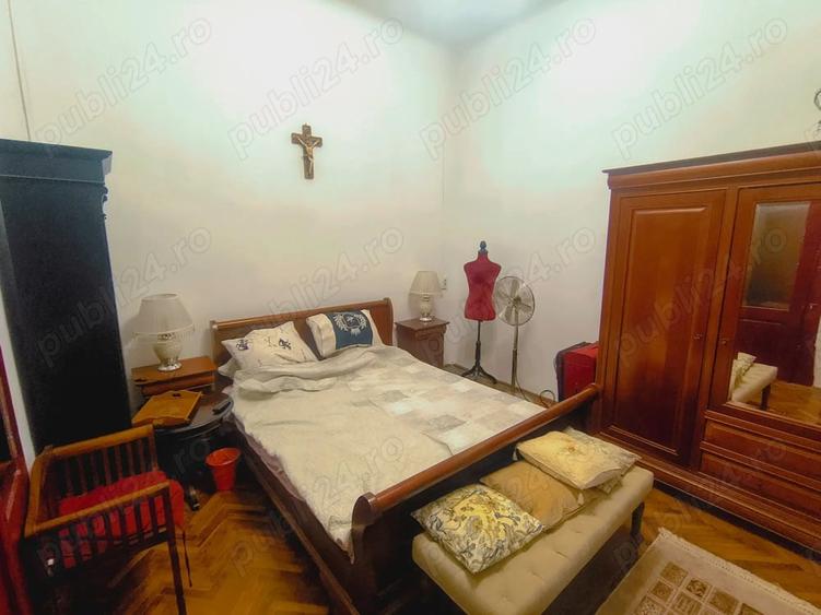 Apartament cu 3 camere semidecomandat în Central