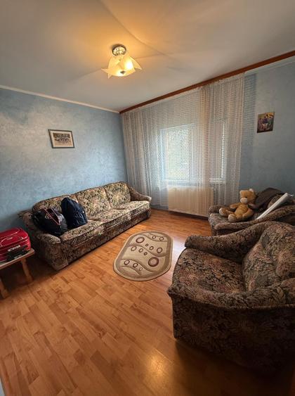Apartament cu 3 camere decomandat, mobilat în Gară