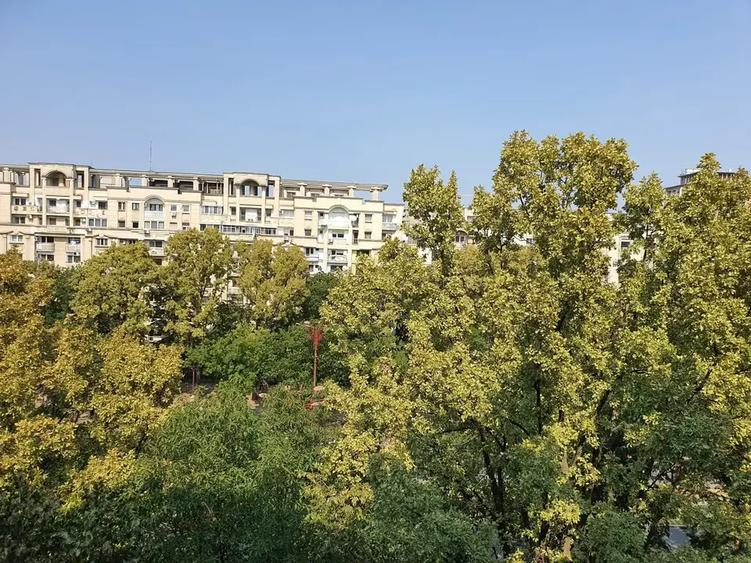 PALATUL PARLAMENTULUI, BD. UNIRII, 62 MP, 2 BAI, BLOC 1989 - 1