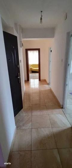 Casă cu 3 camere decomandat în Theodor Pallady