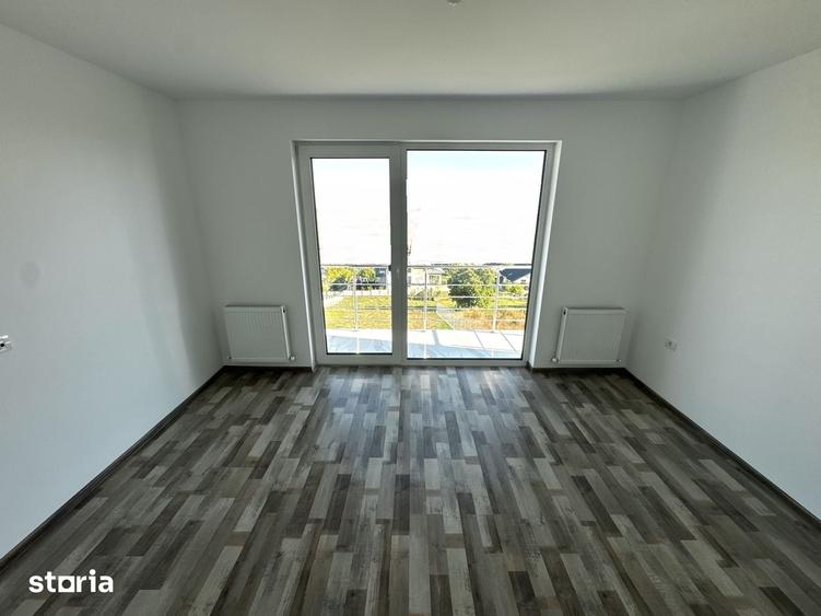 Casă cu 4 camere cu Teren 640 Mp în Tomești
