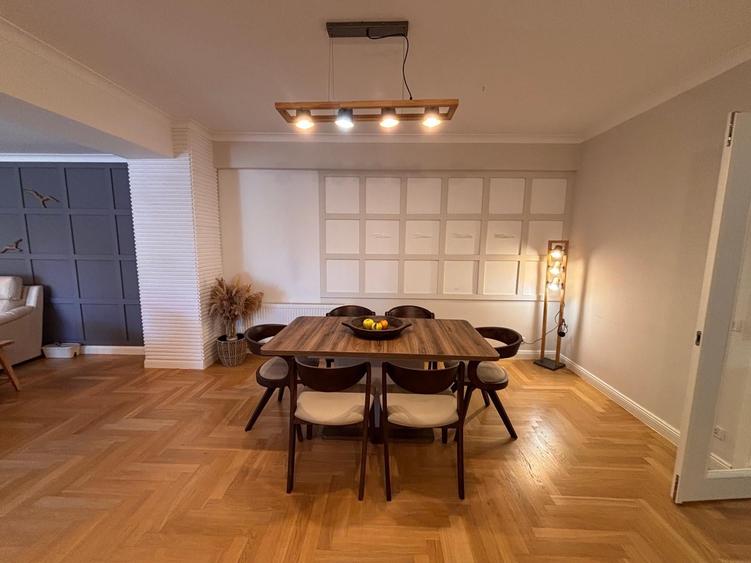 Apartament cu 5 camere în Iancu Nicolae