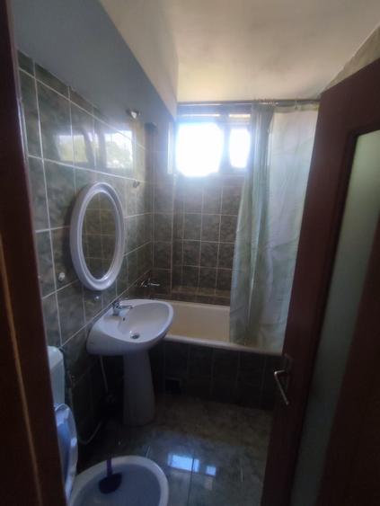 Apartament cu 2 camere semidecomandat în Moroasa 1