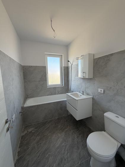 Apartament cu 3 camere decomandat în Giroc