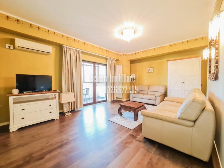 Apartament cu 2 camere semidecomandat, mobilat în Faleza Nord