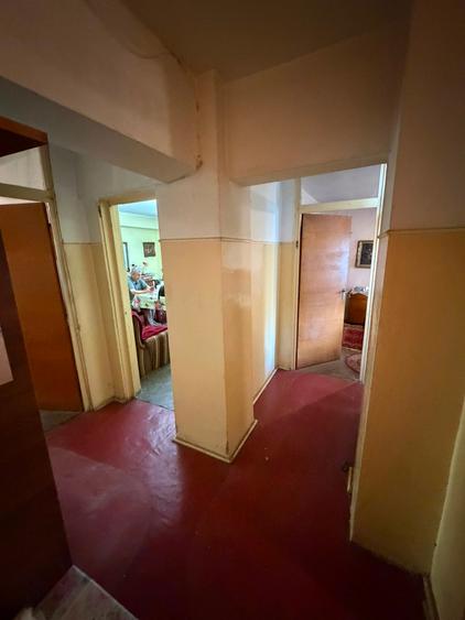 Apartament cu 3 camere decomandat în Văcăresti