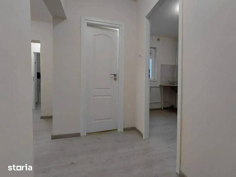 Apartament cu 3 camere decomandat în Ferentari