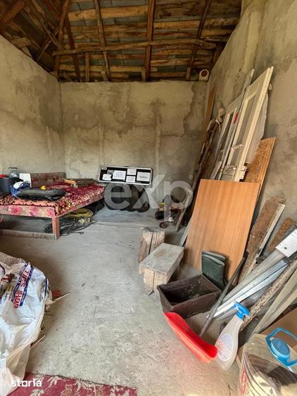 Casă cu 2 camere cu Teren 668 Mp în Petrești