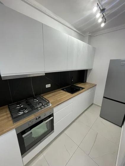 Apartament cu 2 camere semidecomandat, mobilat în Rahova