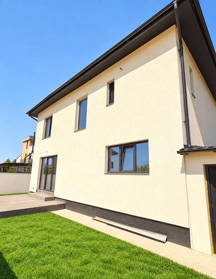 Casă individuală cu 5 camere cu Teren 400 Mp în Tunari