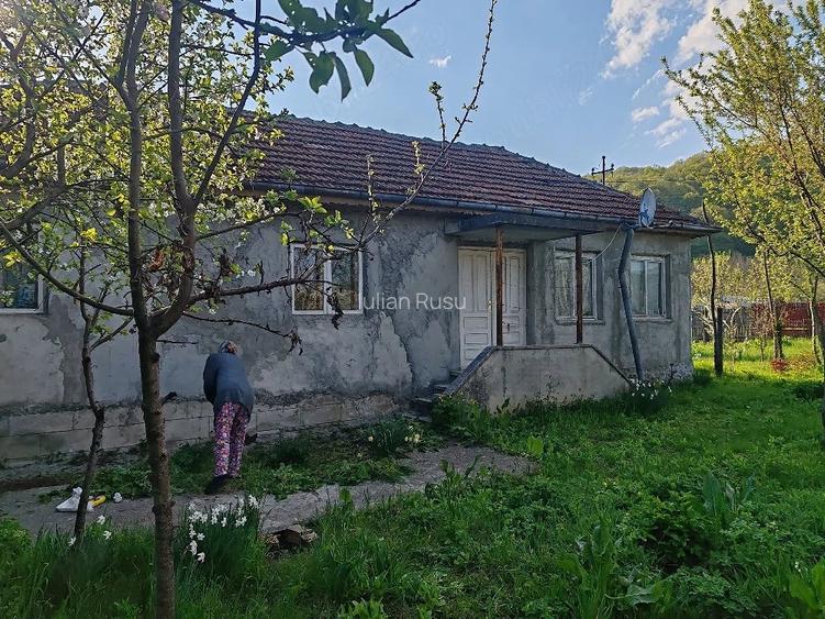 Vand casa cu teren jude?ul Buzau comuna Unguriu sat Ojasca langa spital Ojasca str. Colonia miniera