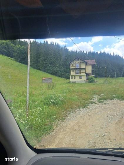 Teren de 2500 mp, în Valea Doftanei