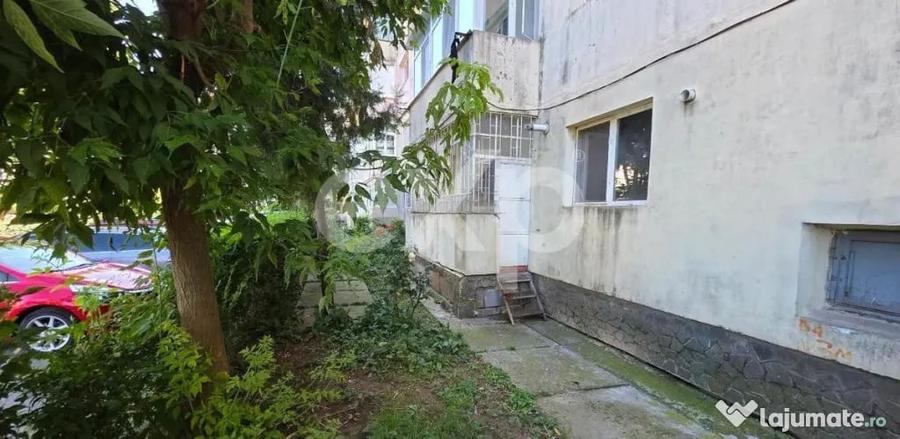 Apartament cu 2 camere semidecomandat în Micro 11