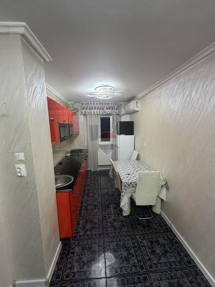 Apartament cu 2 camere semidecomandat în Iancului