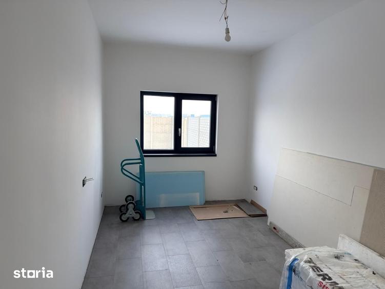 Casă cu 4 camere cu Teren 288 Mp în Torontalului
