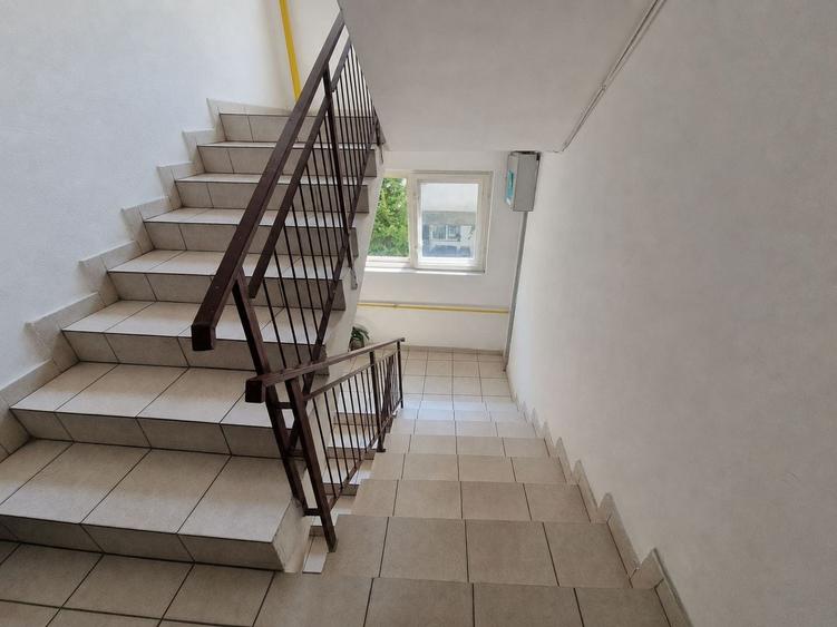 Apartament 1 camera decomandat, 37 mp, parcare, str Frunzisului - 15