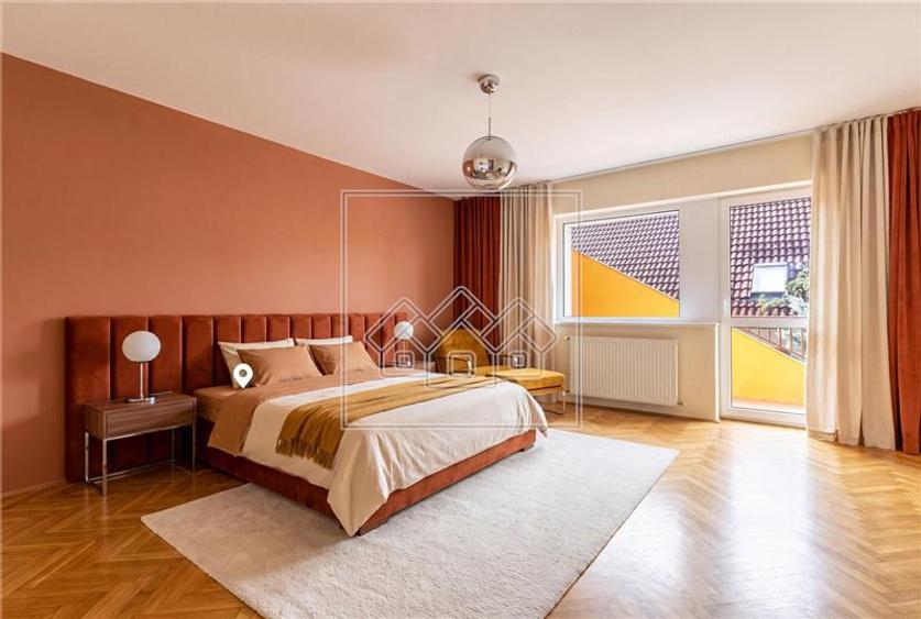 Casă individuală cu 8 camere cu Teren 962 Mp în Sub Arini