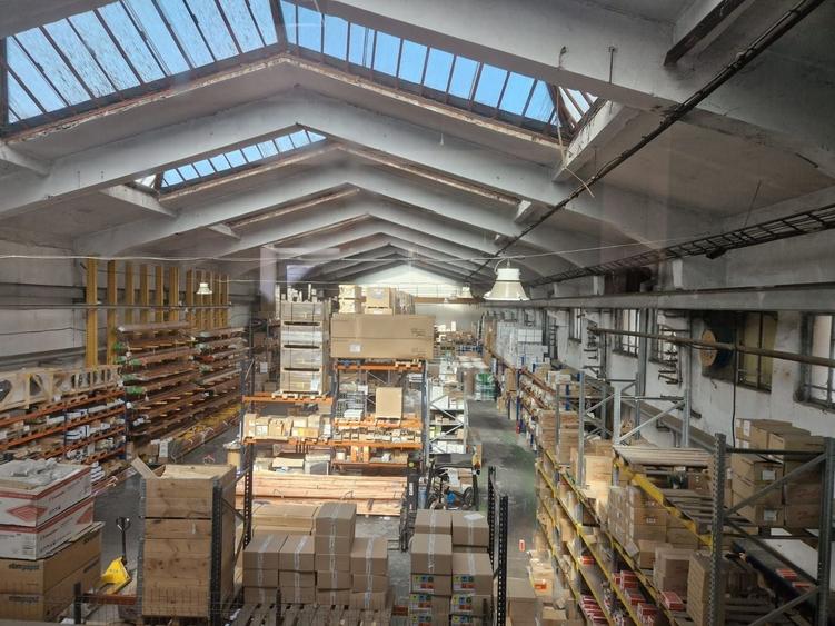 Spațiu industrial, de 1,100 mp, în Basarabia