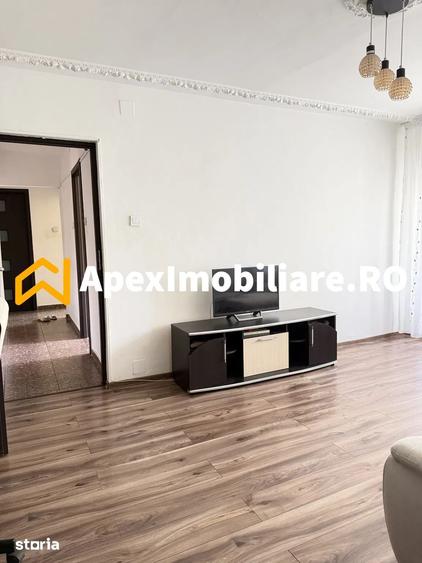 Apartament cu 3 camere decomandat în Giurgiului
