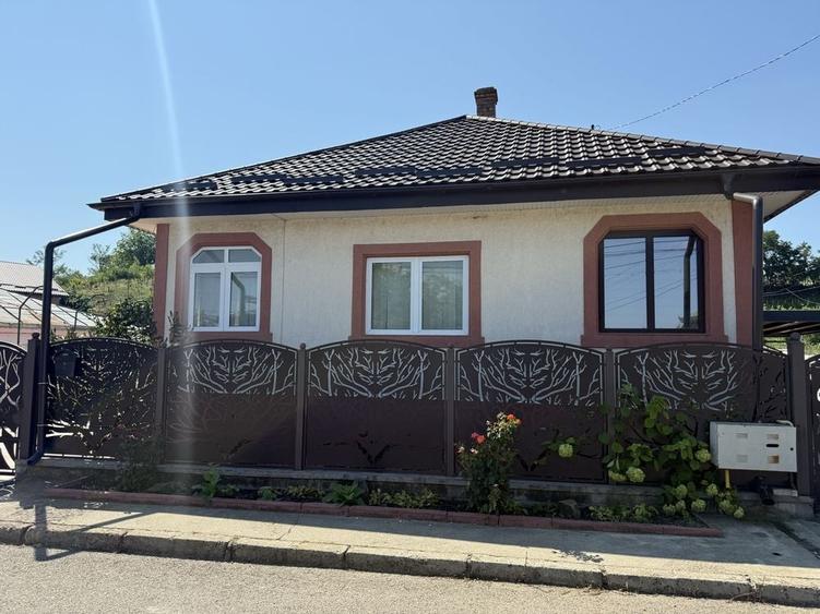 Casă cu 4 camere în Târgu Frumos