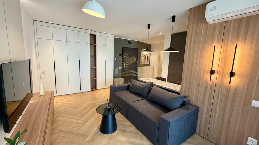 Apartament cu 2 camere semidecomandat, mobilat în Semicentral
