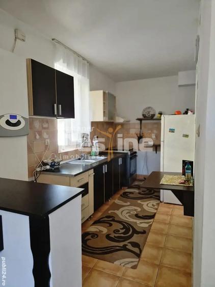 Duplex cu 4 camere cu Canalizare în Giulești